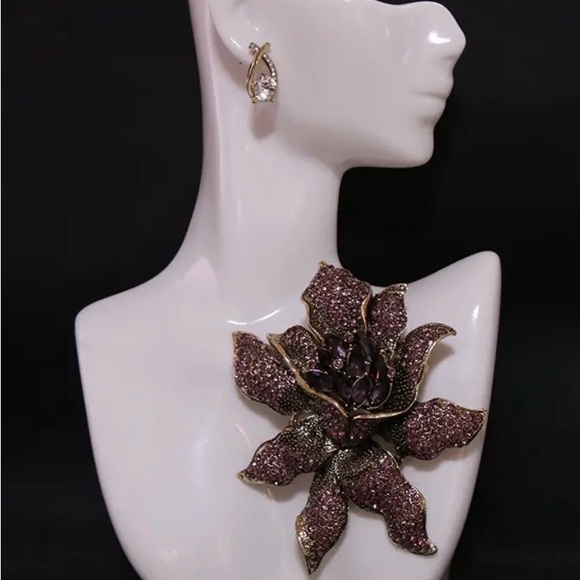 Sparkling Oversized Purple Floral Statement Brooch • Gold-Tone Vintage Style - Picture 12 of 13